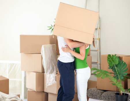 Careful unpacking and box organisation in Bermondsey